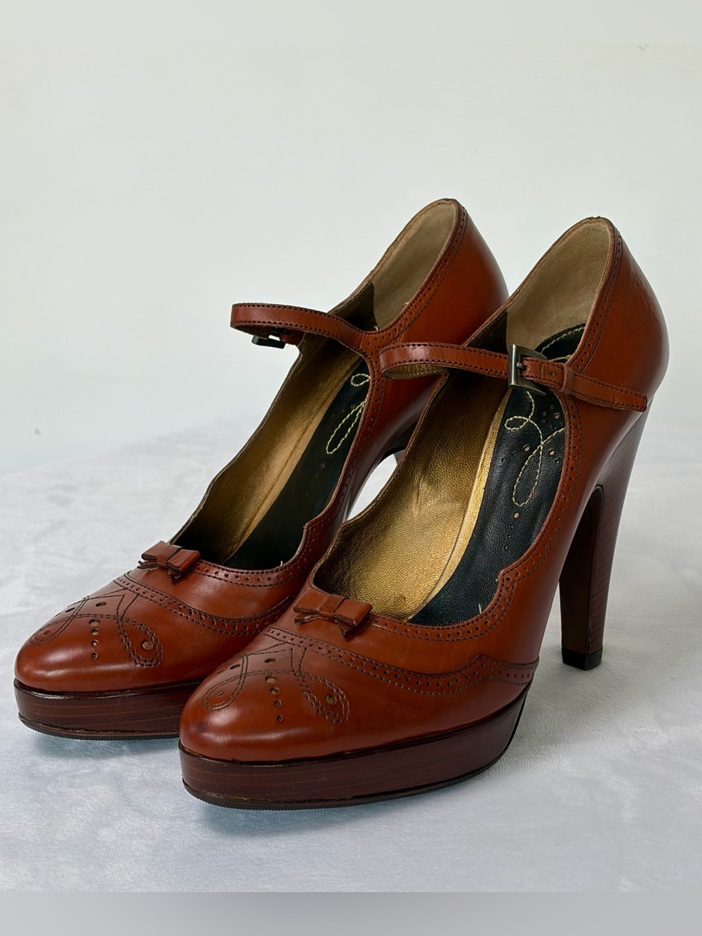 Prada Leather Mary Janes w/brogue detailing and bow, buckle, wooden heel, 37,EUC - Picture 2 of 14